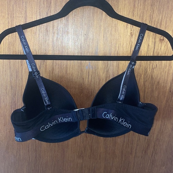 Calvin Klein Bra. - Picture 2 of 3